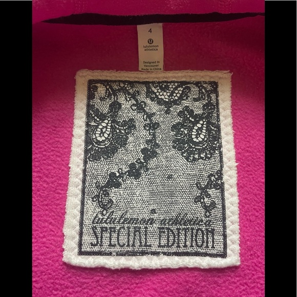 ⭐️Host Pick ⭐️ Rare Special Edition Lululemon Scuba Hoodie *Fur - Picture 3 of 8